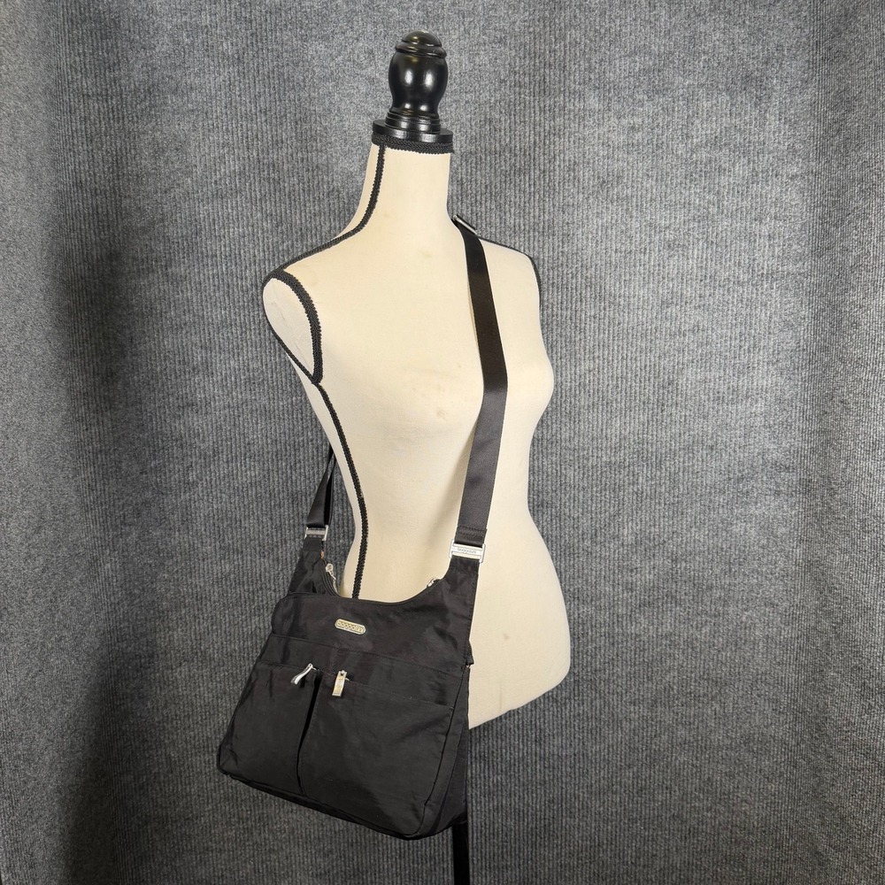Baggallini Everywhere Crossbody Bag Black Nylon Travel 9 Pockets Adjustable